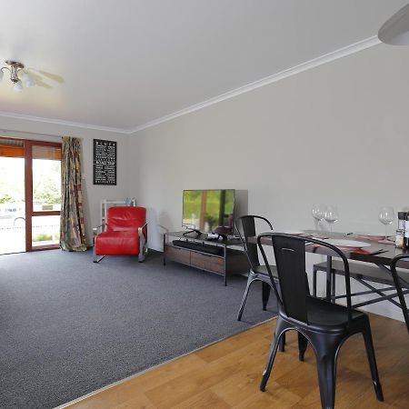 Mokonui Cottage - Te Anau Holiday Home Buitenkant foto