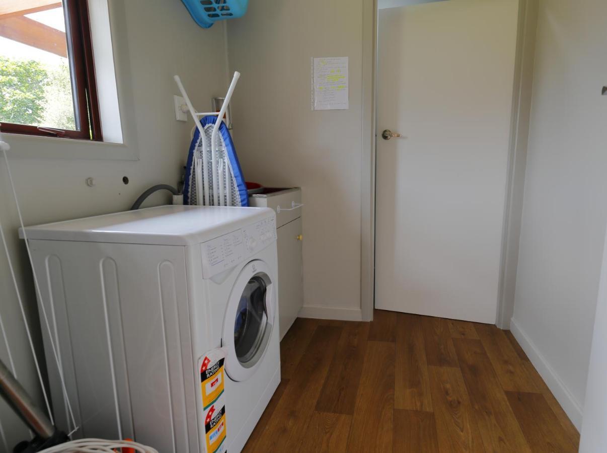 Mokonui Cottage - Te Anau Holiday Home Buitenkant foto