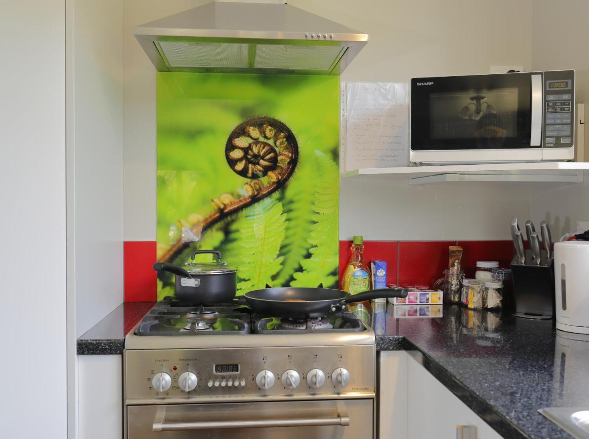 Mokonui Cottage - Te Anau Holiday Home Buitenkant foto
