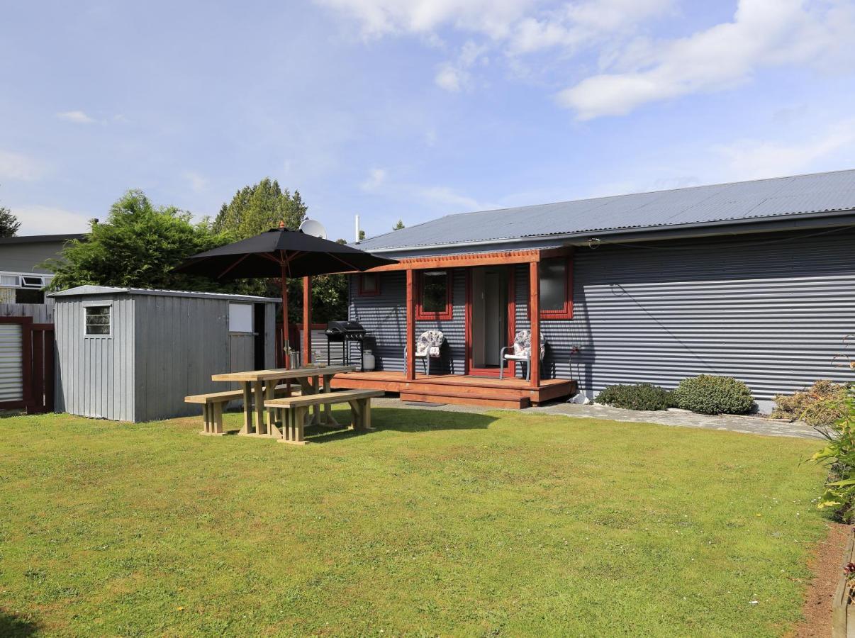 Mokonui Cottage - Te Anau Holiday Home Buitenkant foto