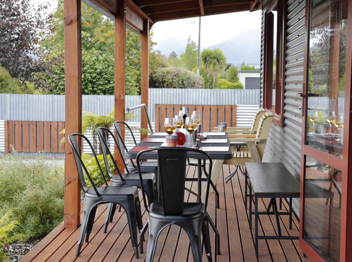Mokonui Cottage - Te Anau Holiday Home Buitenkant foto